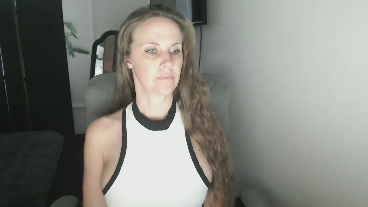 Offline LoVe_On on Cam4