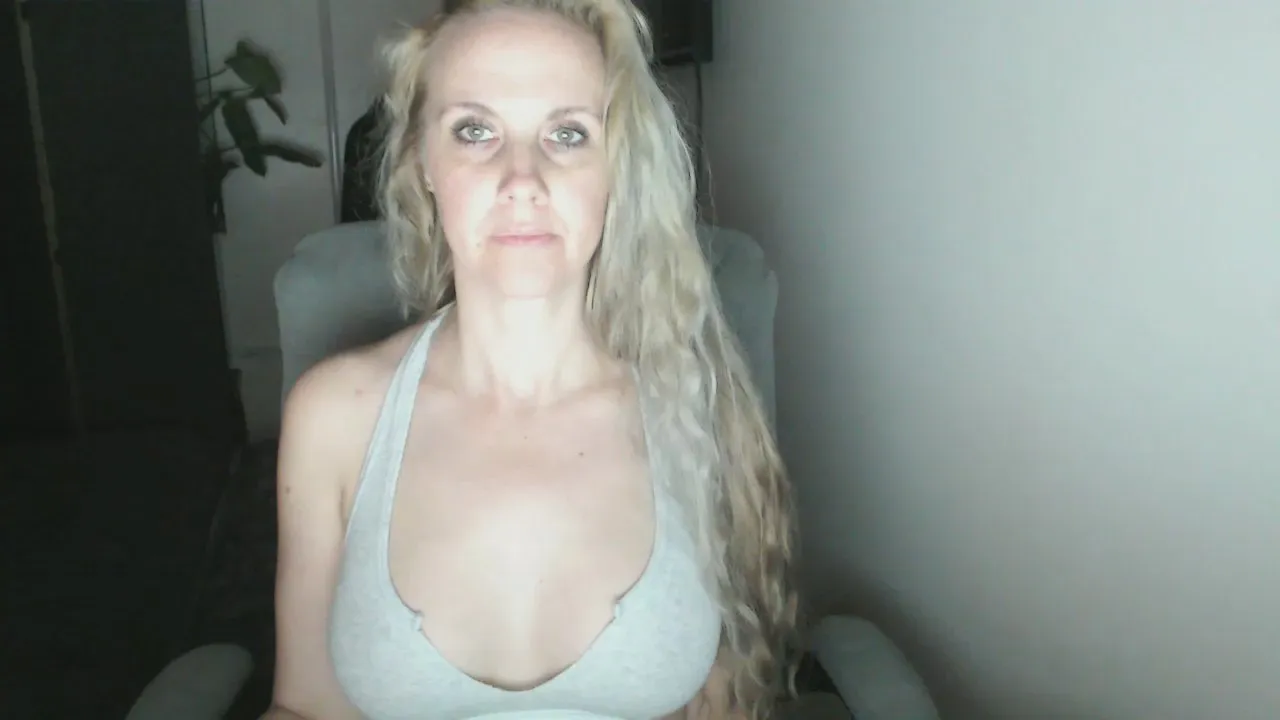 Offline LoVe_On on Cam4