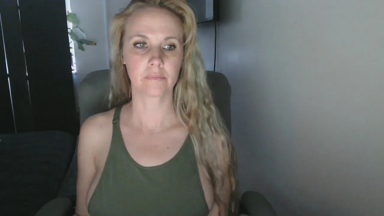 Offline LoVe_On on Cam4