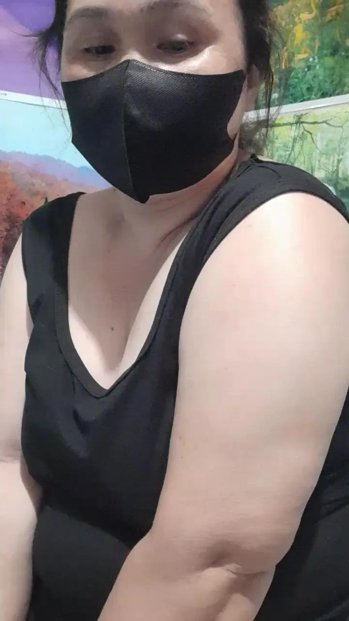 Offline Lovelynhing88 on Cam4