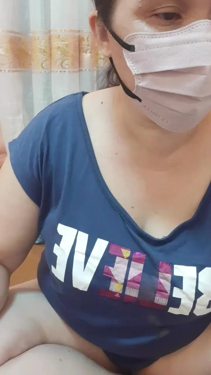 Offline Lovelynhing88 on Cam4