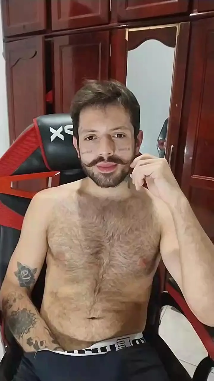 Offline luccasKonigxxx on Cam4