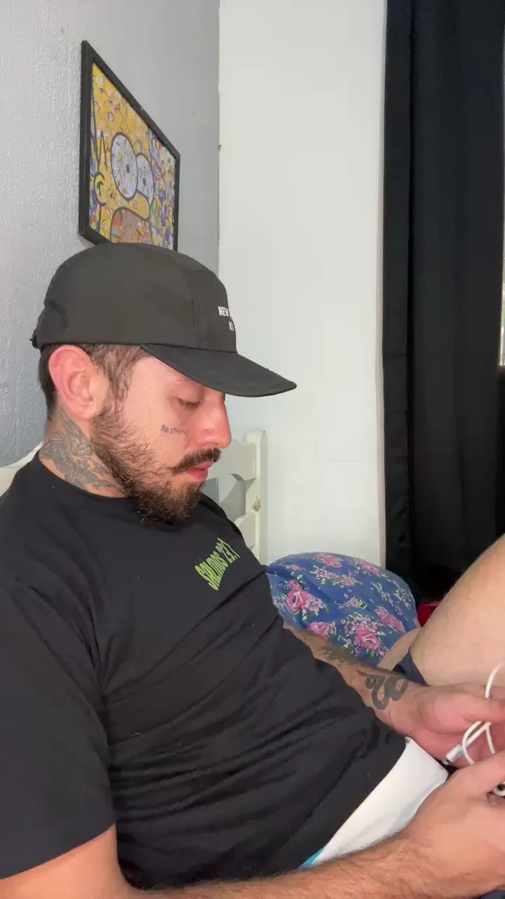 Offline luccasKonigxxx on Cam4