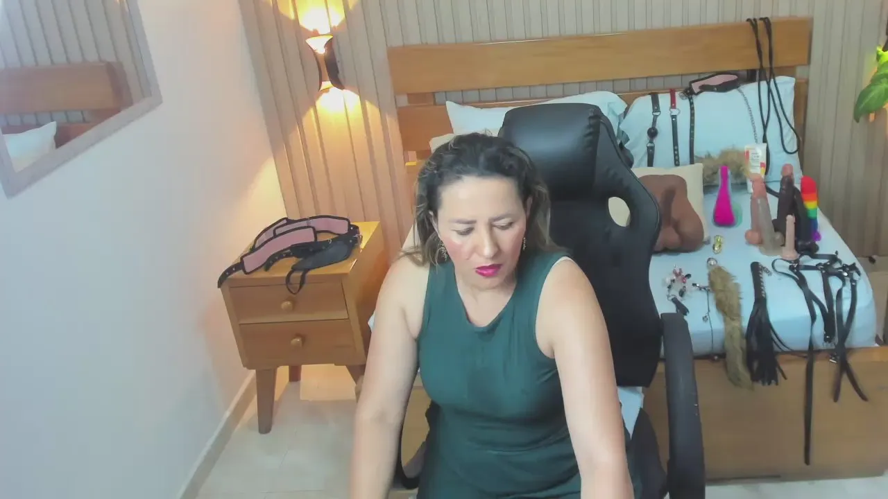 Offline luciana_balest on Cam4