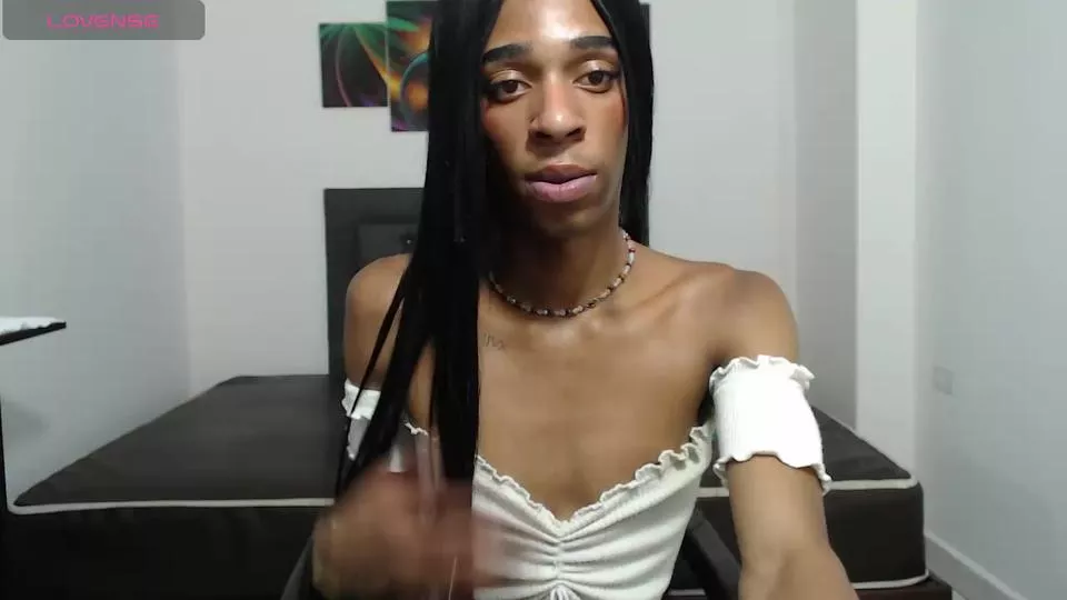 Offline lucianadolll on Cam4