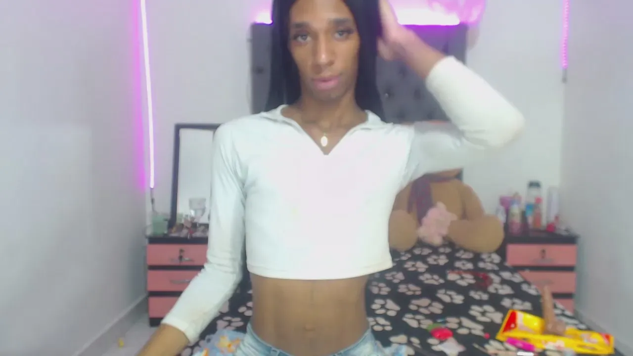 Offline lucianadolll on Cam4