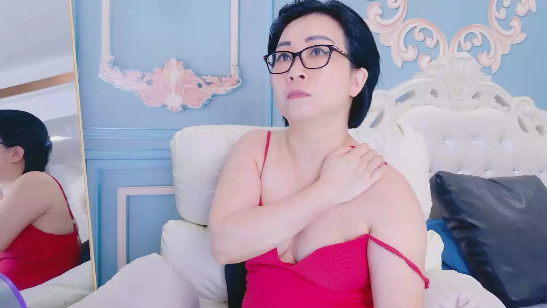 Offline LucianaME on Cam4