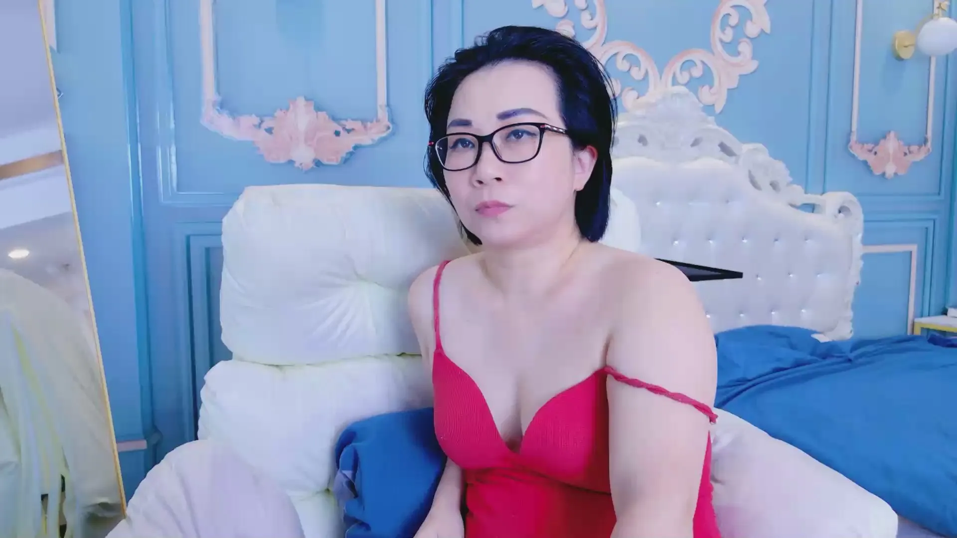 Offline LucianaME on Cam4