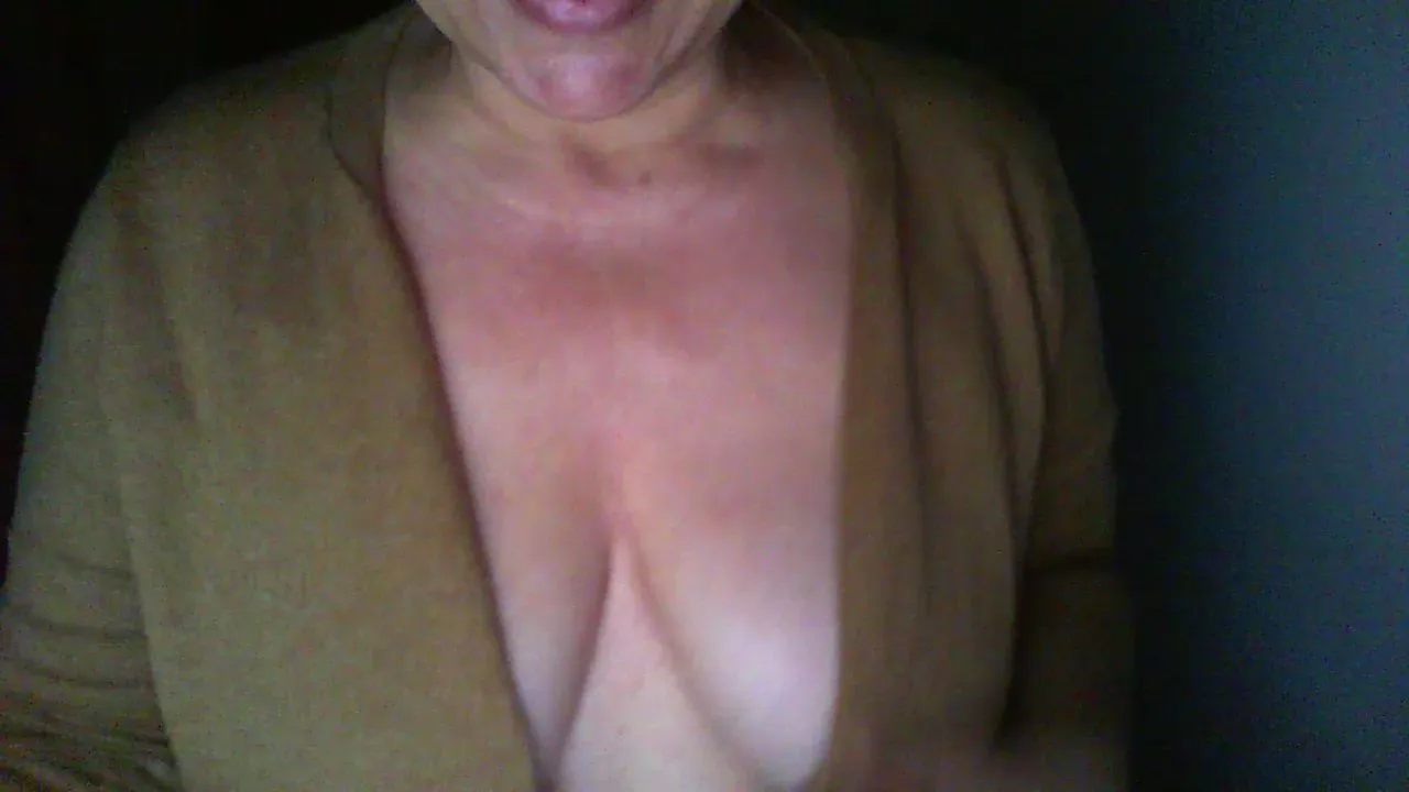 Offline lucifora on Cam4