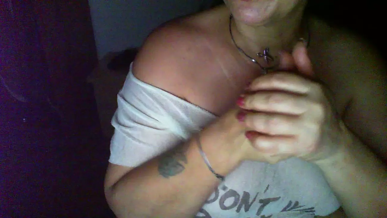 Offline lucifora on Cam4