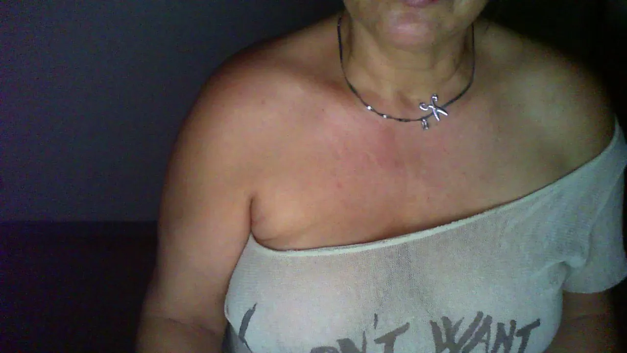 Offline lucifora on Cam4