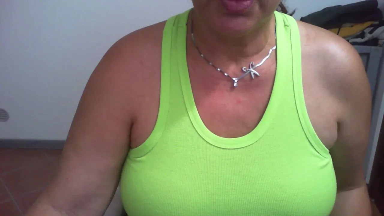 Offline lucifora on Cam4