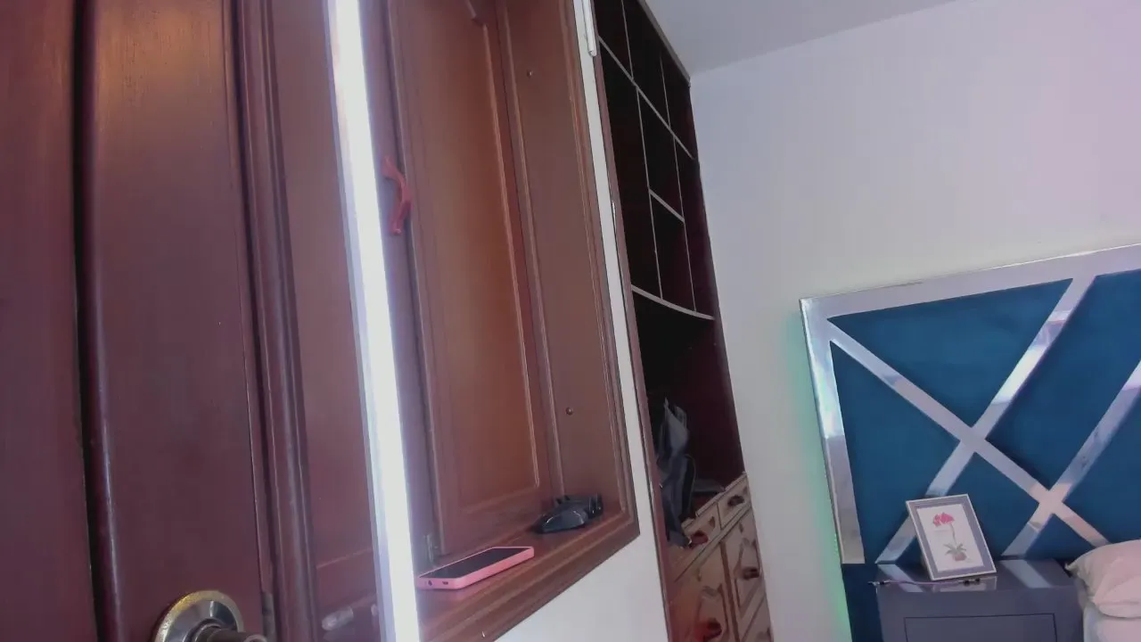 Freechat LucineArias on Cam4