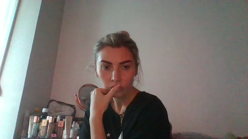 Offline LuckyAlice on Cam4