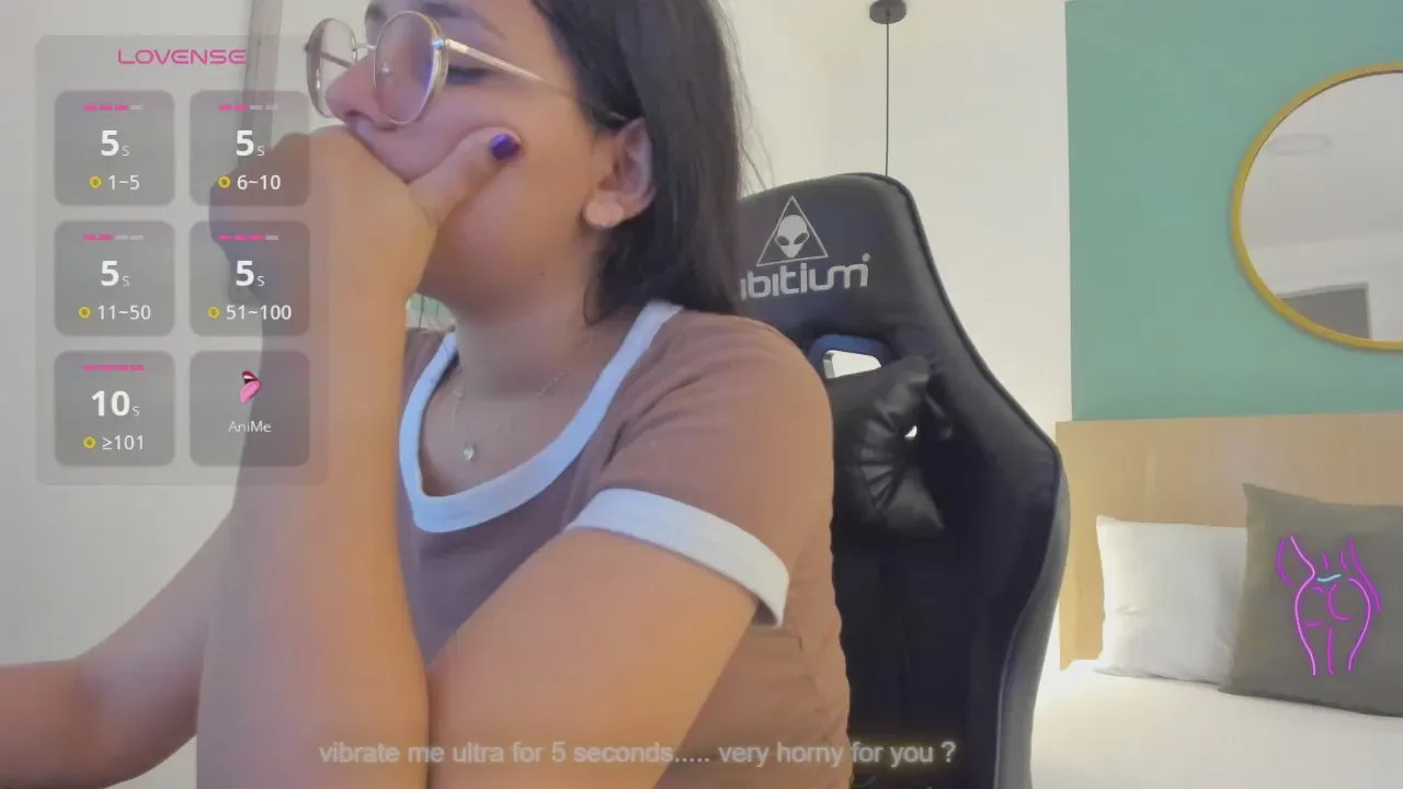 Offline lucy_blue28_ on Cam4