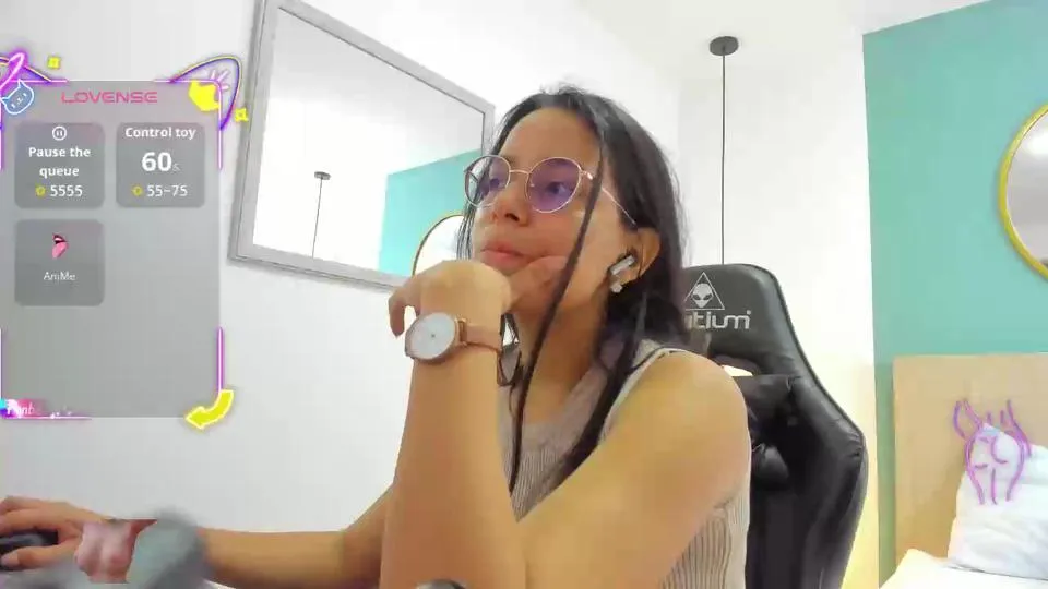 Offline lucy_blue28_ on Cam4