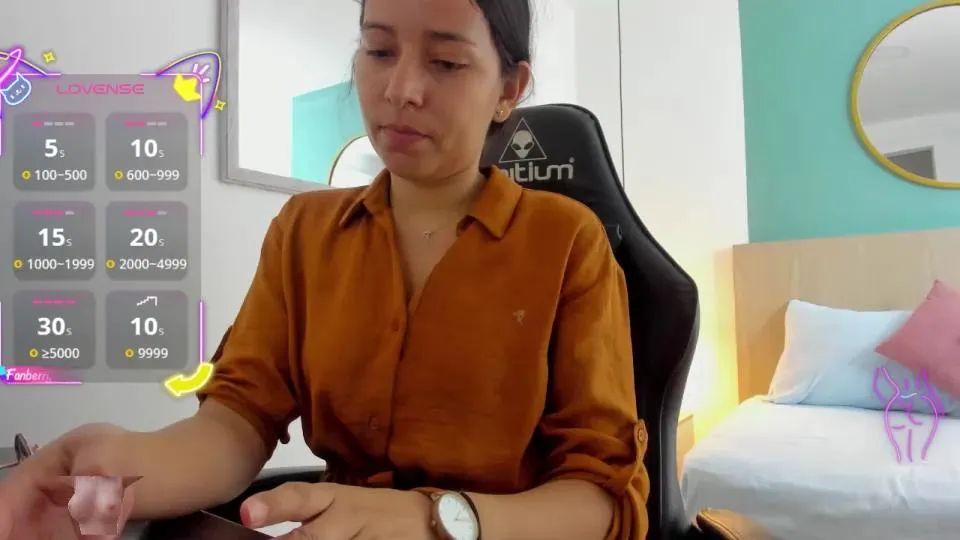 Offline lucy_blue28_ on Cam4