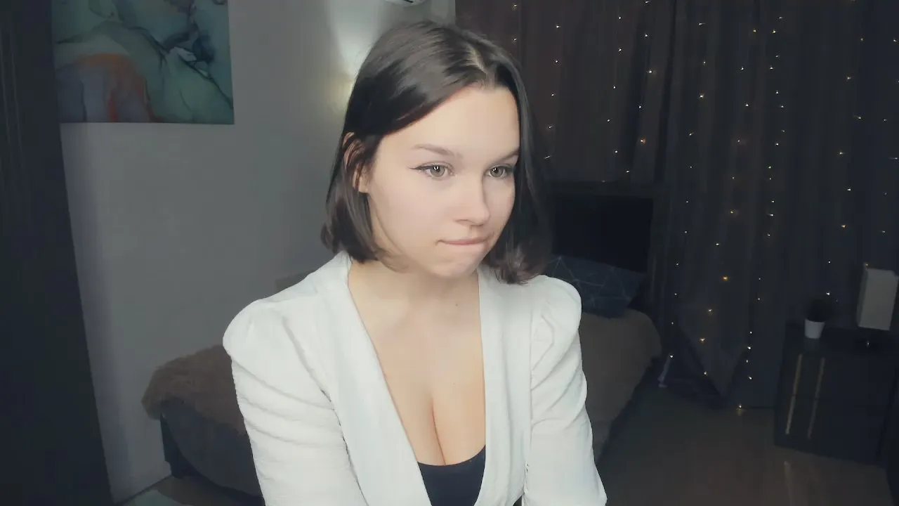 Offline LudieWhitsell on Cam4