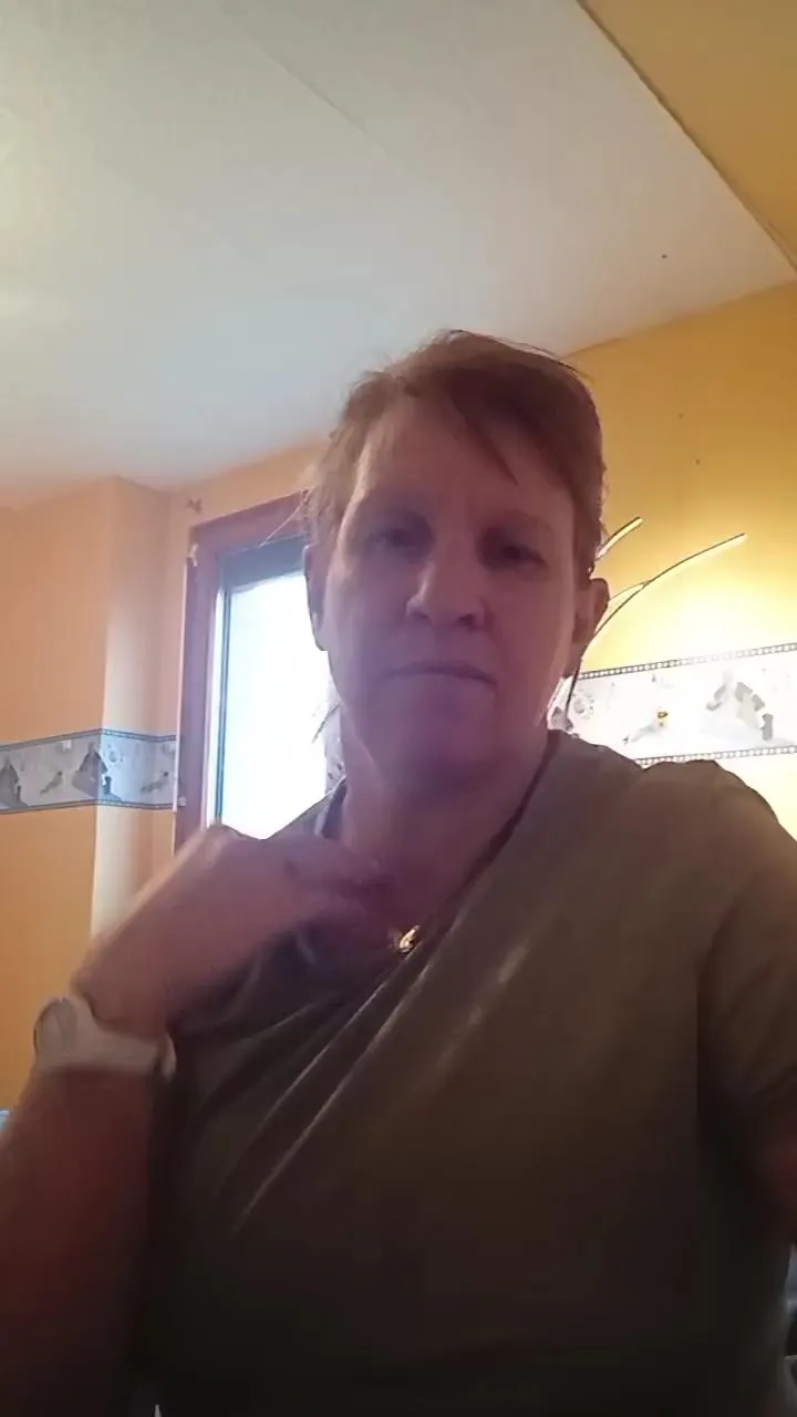 Offline Luluchatte on Cam4