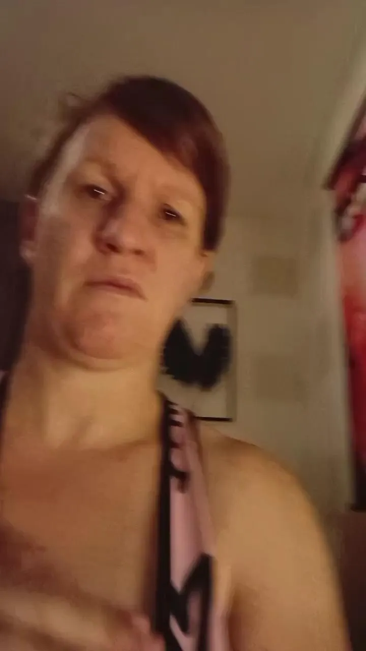 Offline Luluchatte on Cam4