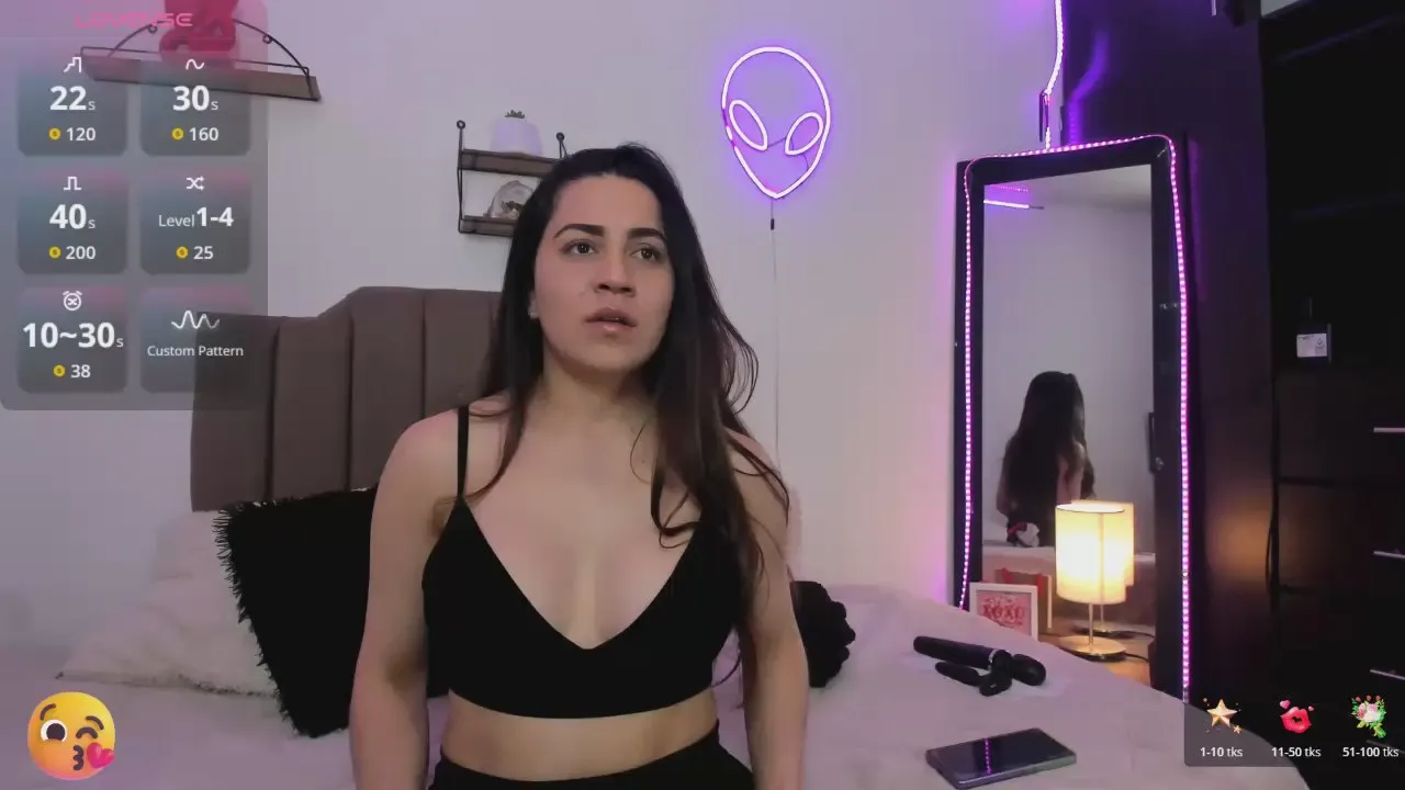 Offline Luna_valmontt on Cam4