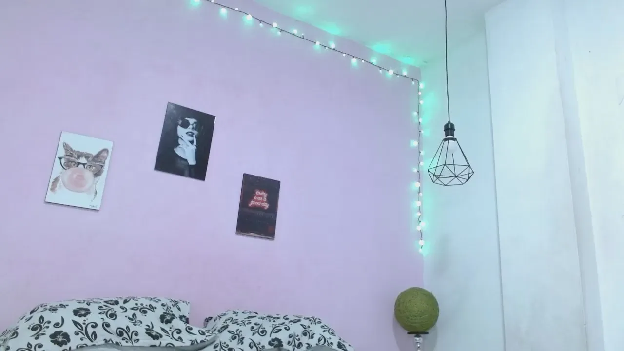 Offline Luna_y_axel on Cam4