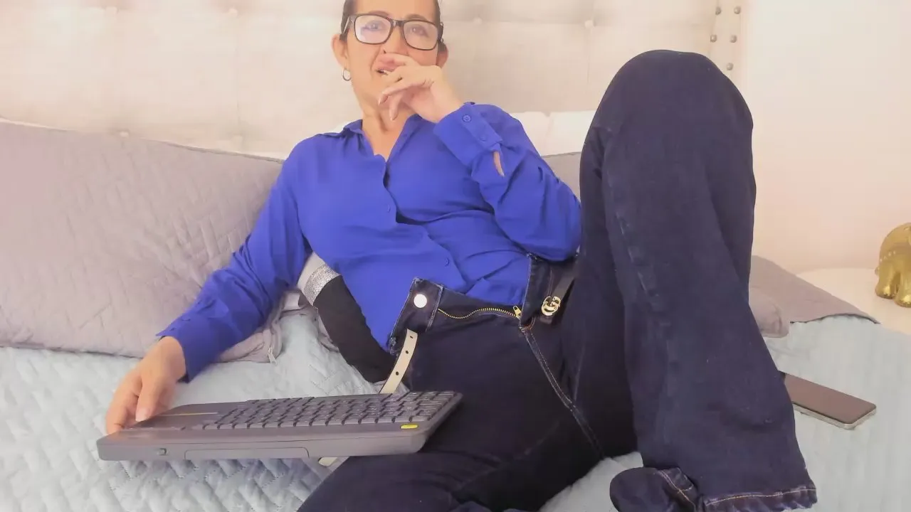 Offline Lunadirty_ on Cam4