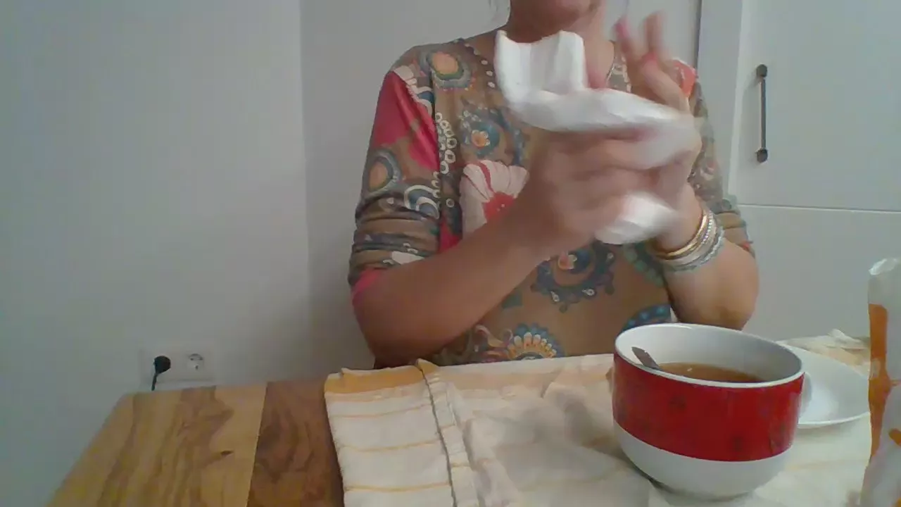 Freechat Lunamaya7 on Cam4