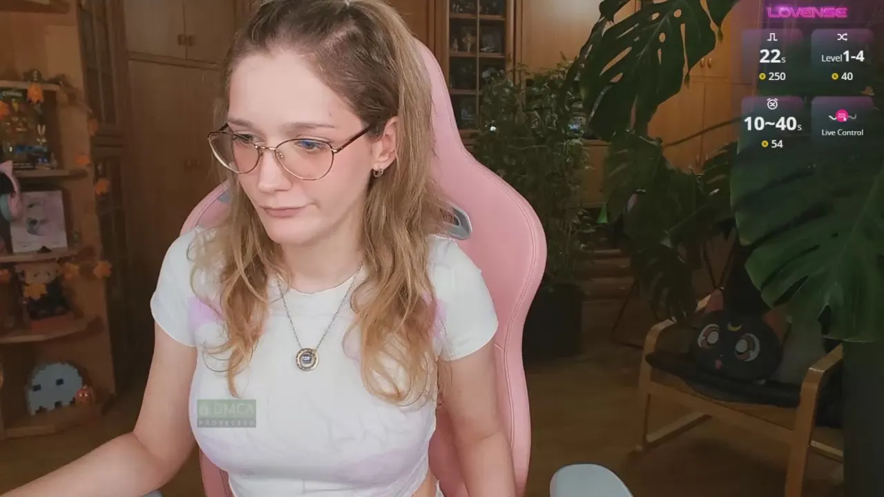 Offline LunaNicole on Cam4