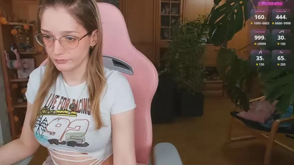 Offline LunaNicole on Cam4