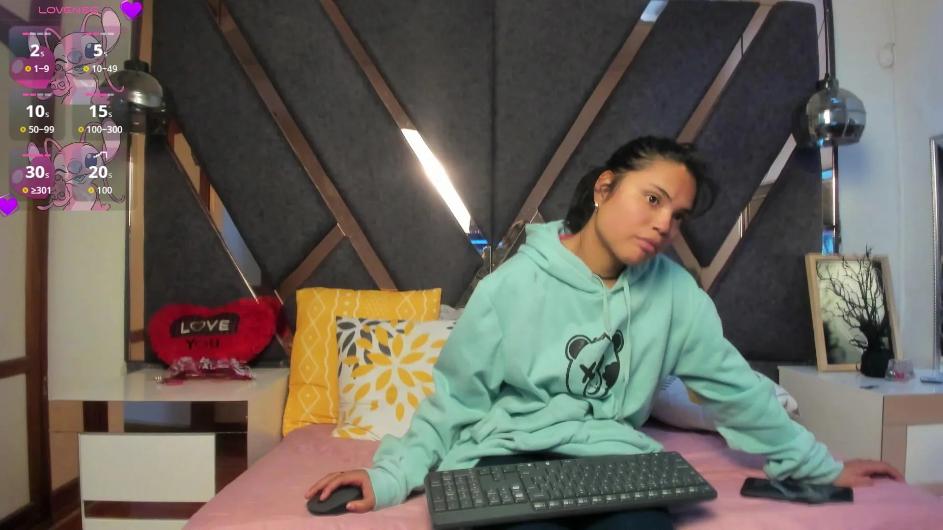 Offline Lunateen_ on Cam4