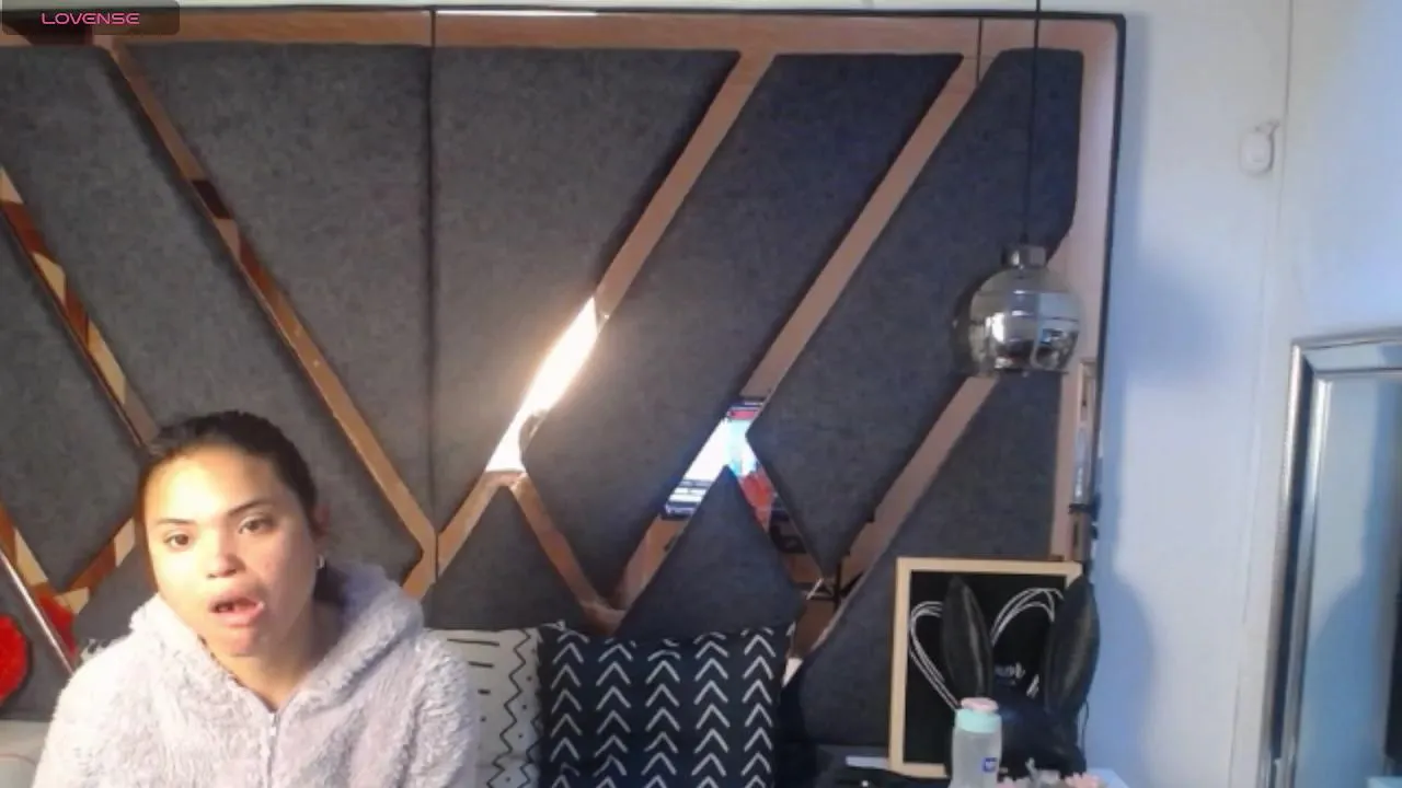 Offline Lunateen_ on Cam4