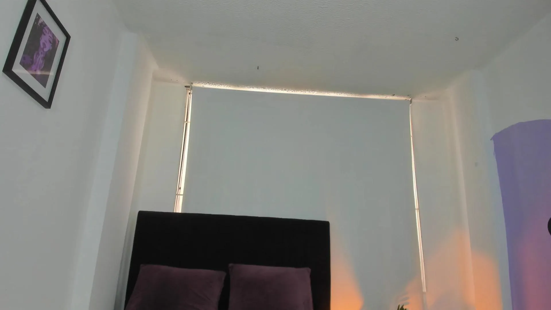 Offline Lunavelvet7 on Cam4