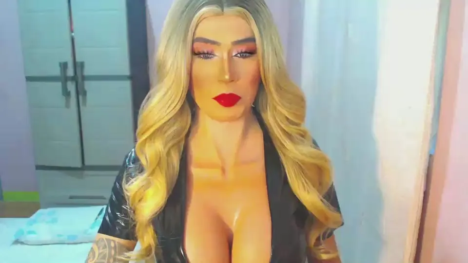 Offline lustyscarlette on Cam4