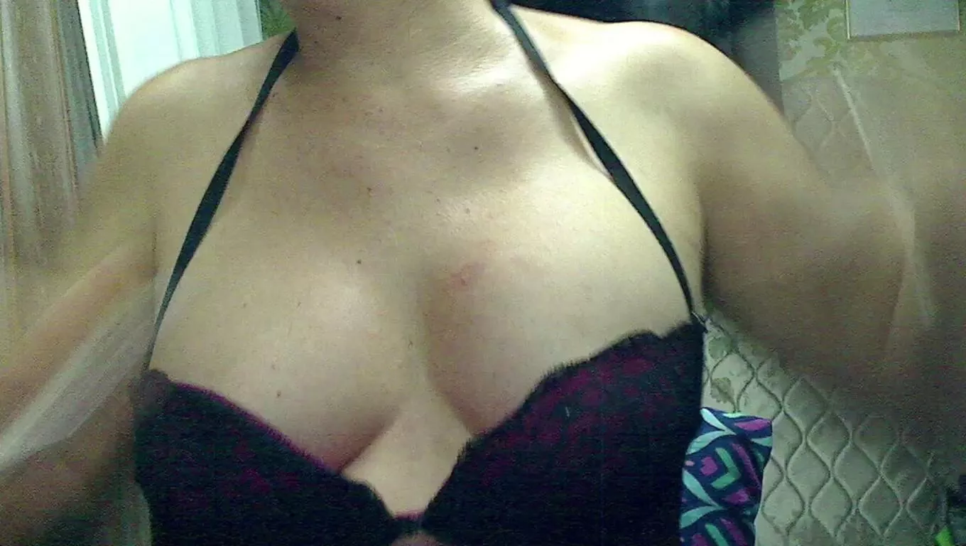 Offline Lusurylovely on Cam4