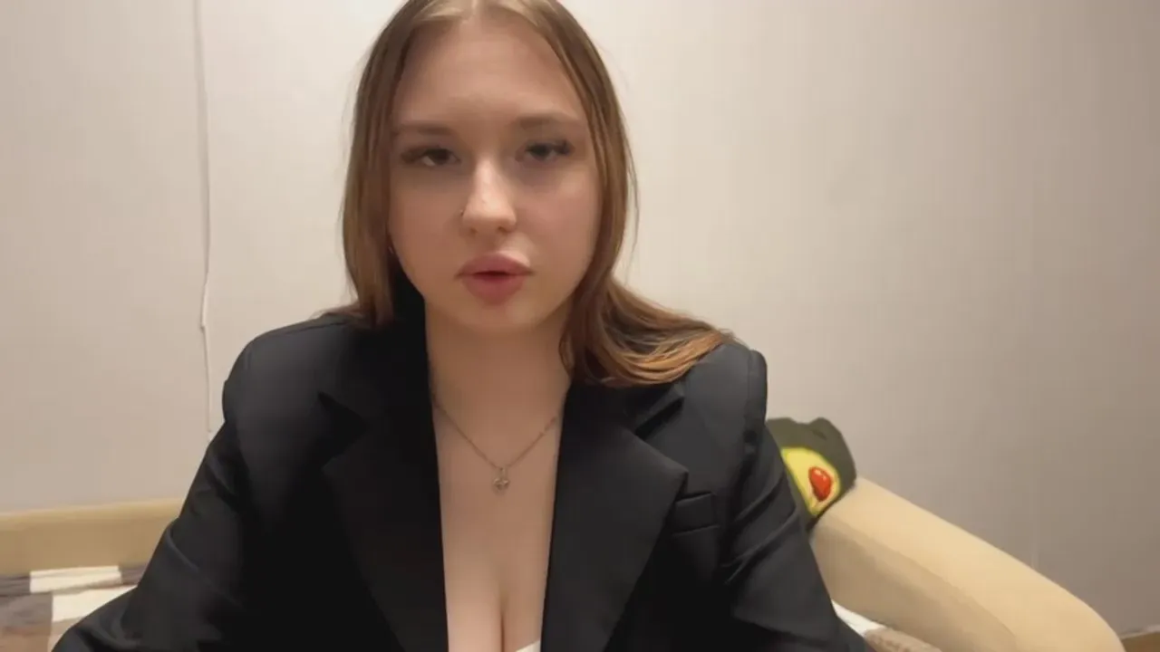 Offline LydaLeman on Cam4