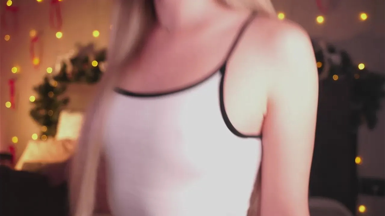 Offline LynEmberton on Cam4