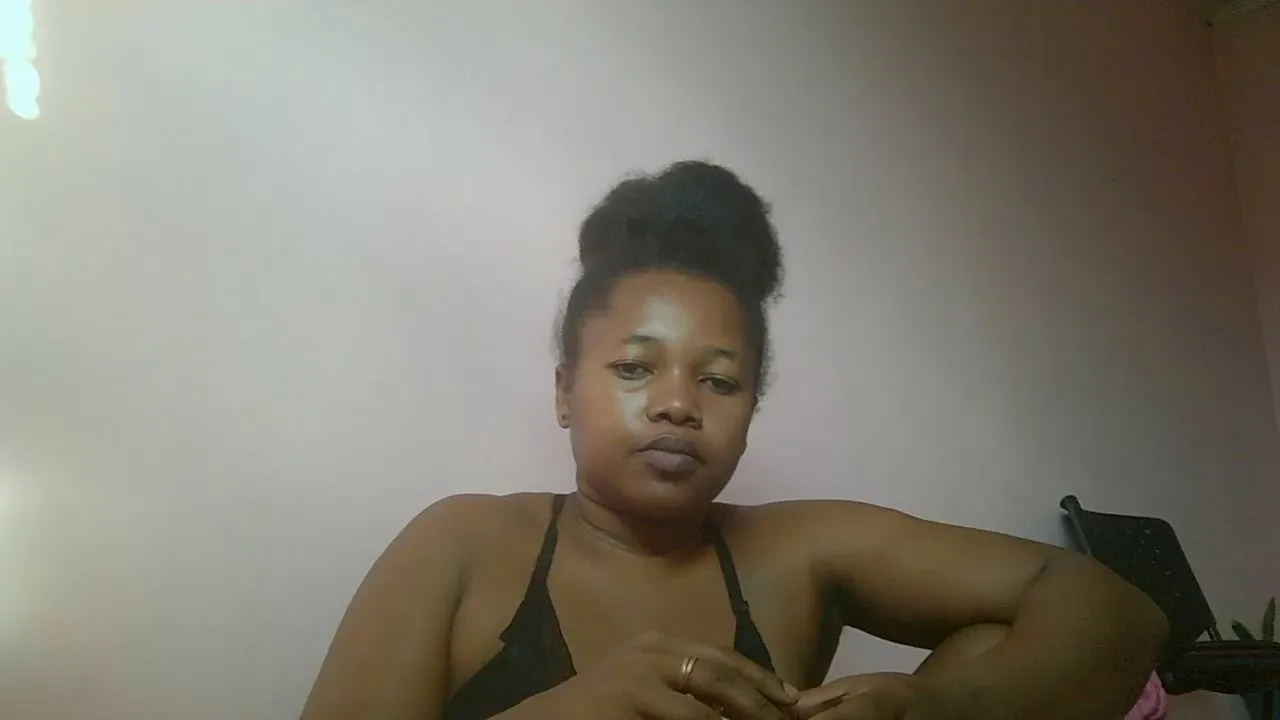 Freechat Maayasexy on Cam4