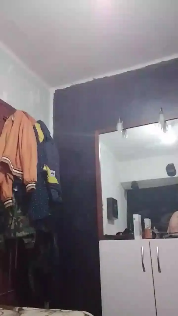 Offline Macarraxl on Cam4