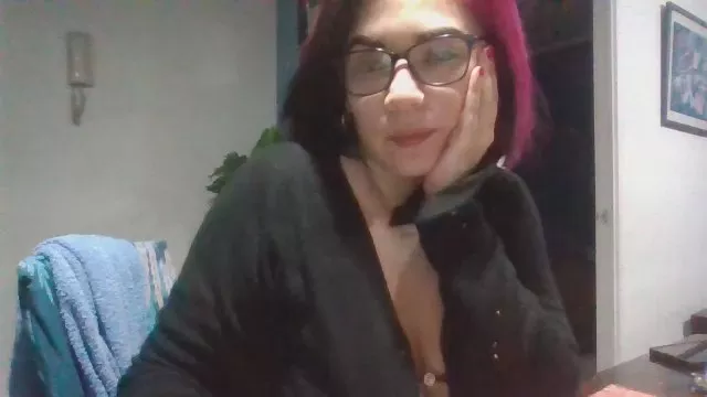 Madamepiaceri on Cam4 