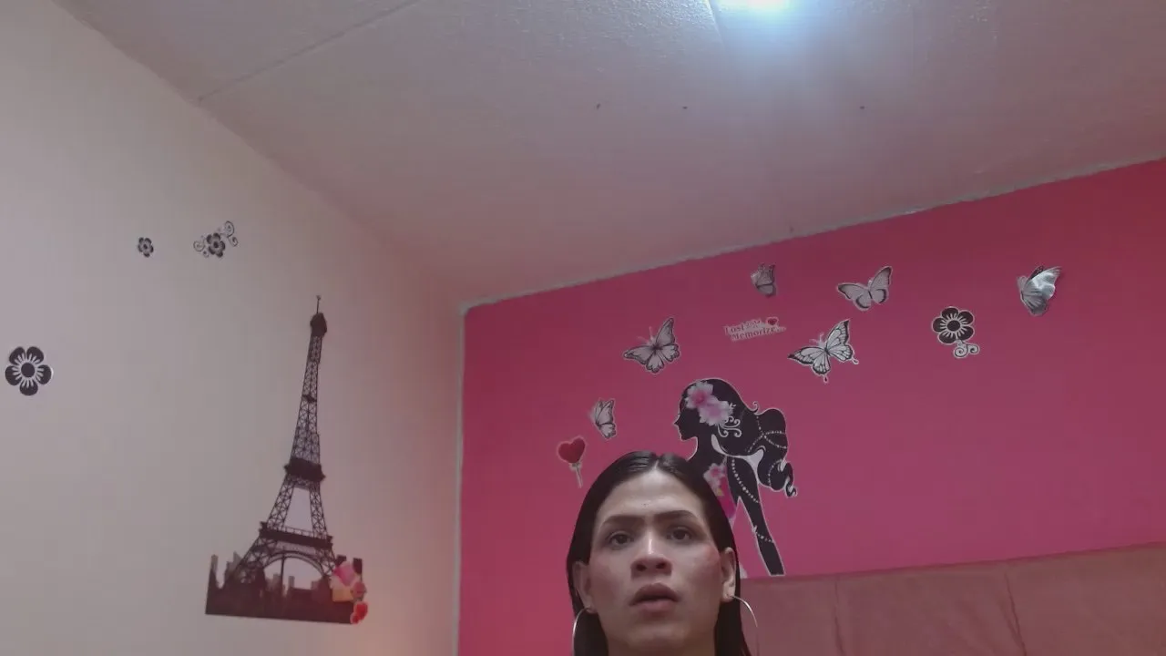 Offline maddiison303av on Cam4