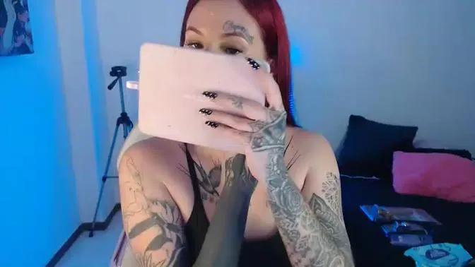 Offline Maddy_Vicius19 on Cam4