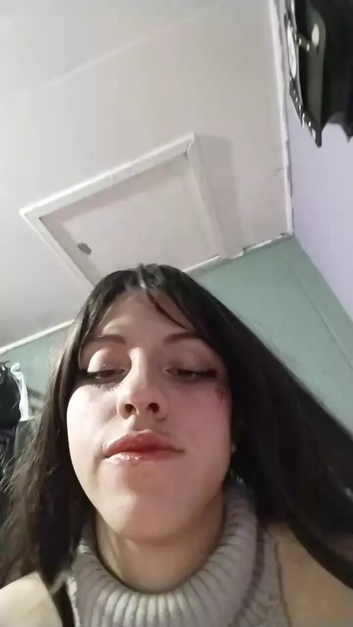 Offline maitemiauu on Cam4