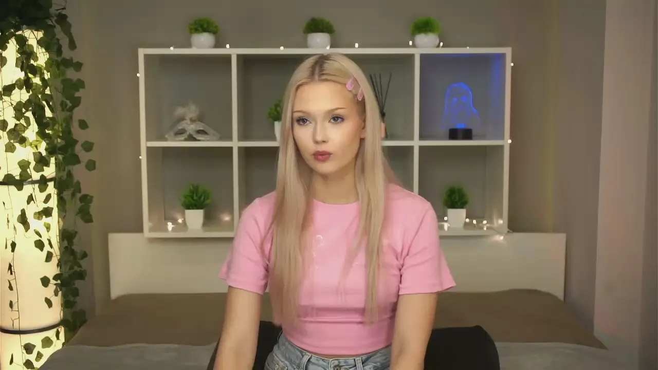 Offline MalindaBaughey on Cam4