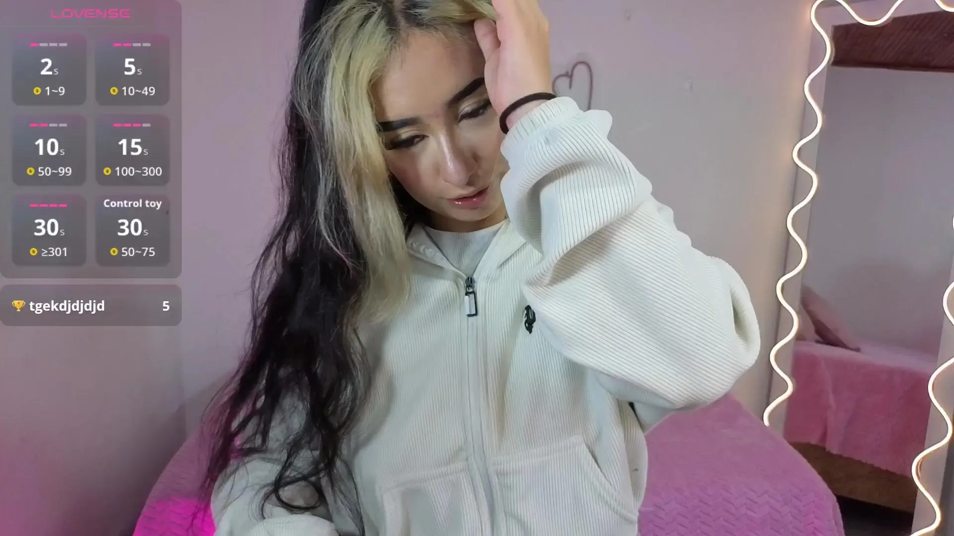 Offline Malory_tay on Cam4