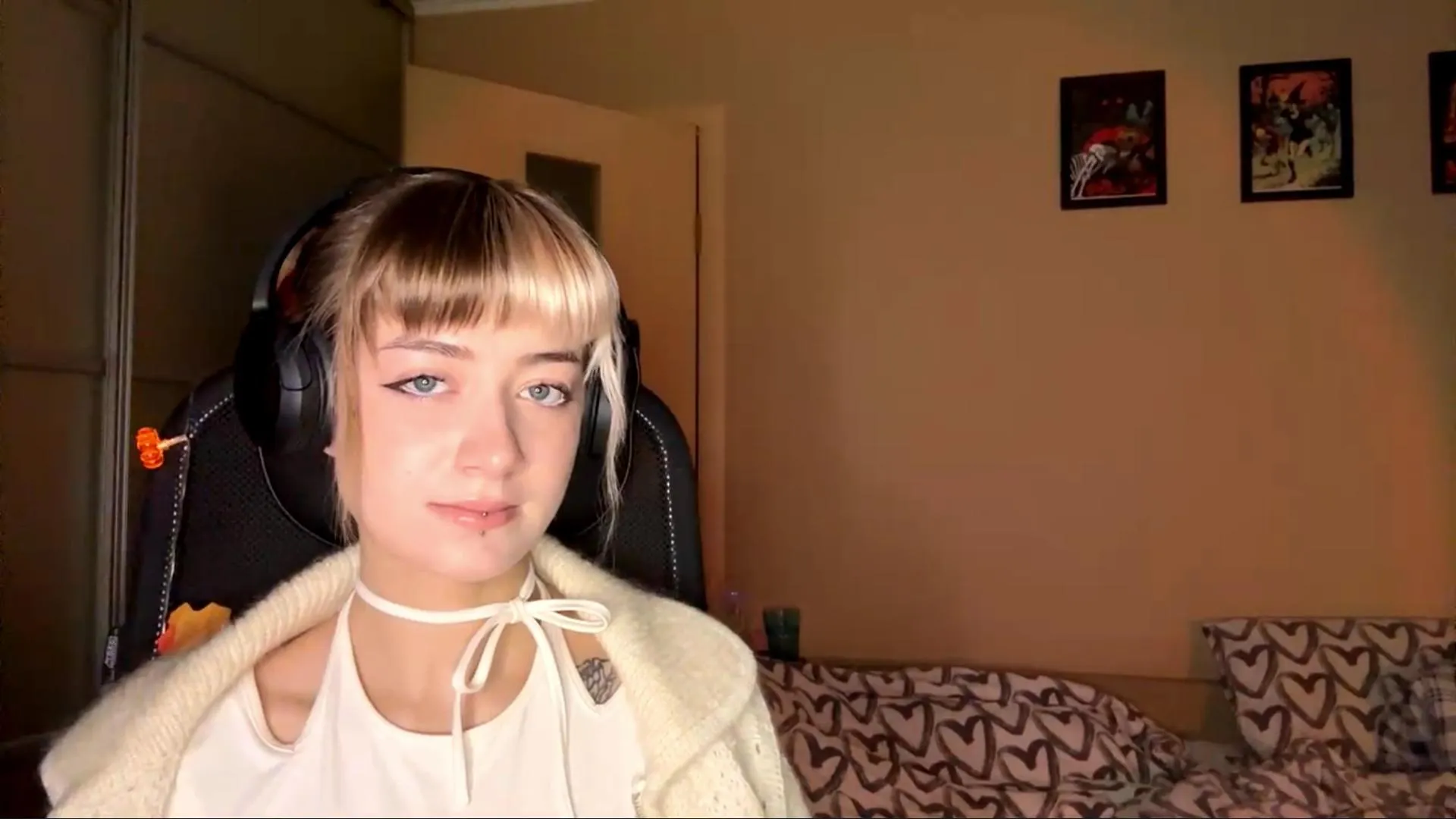 Offline MandaFiore on Cam4