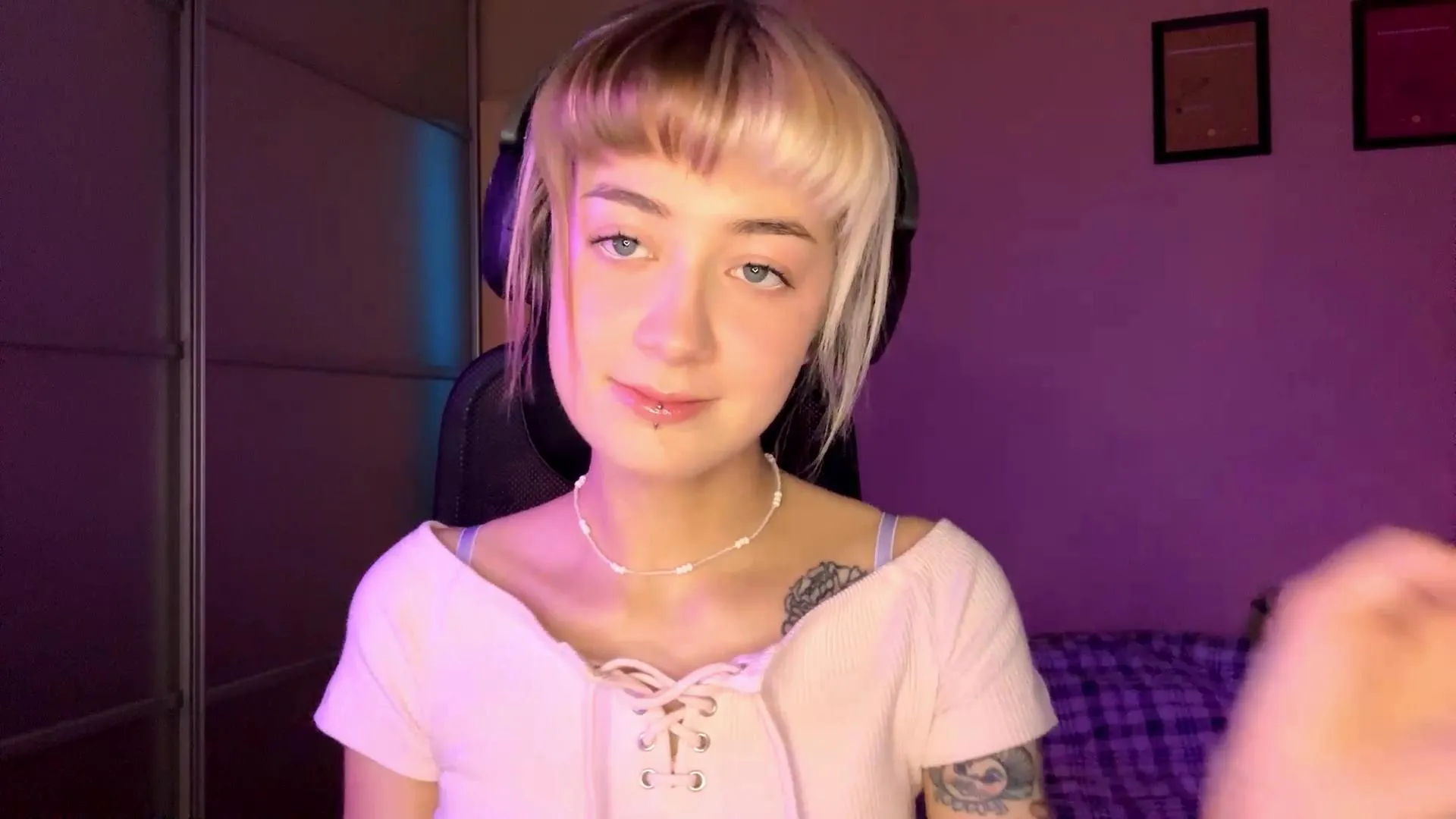 Offline MandaFiore on Cam4