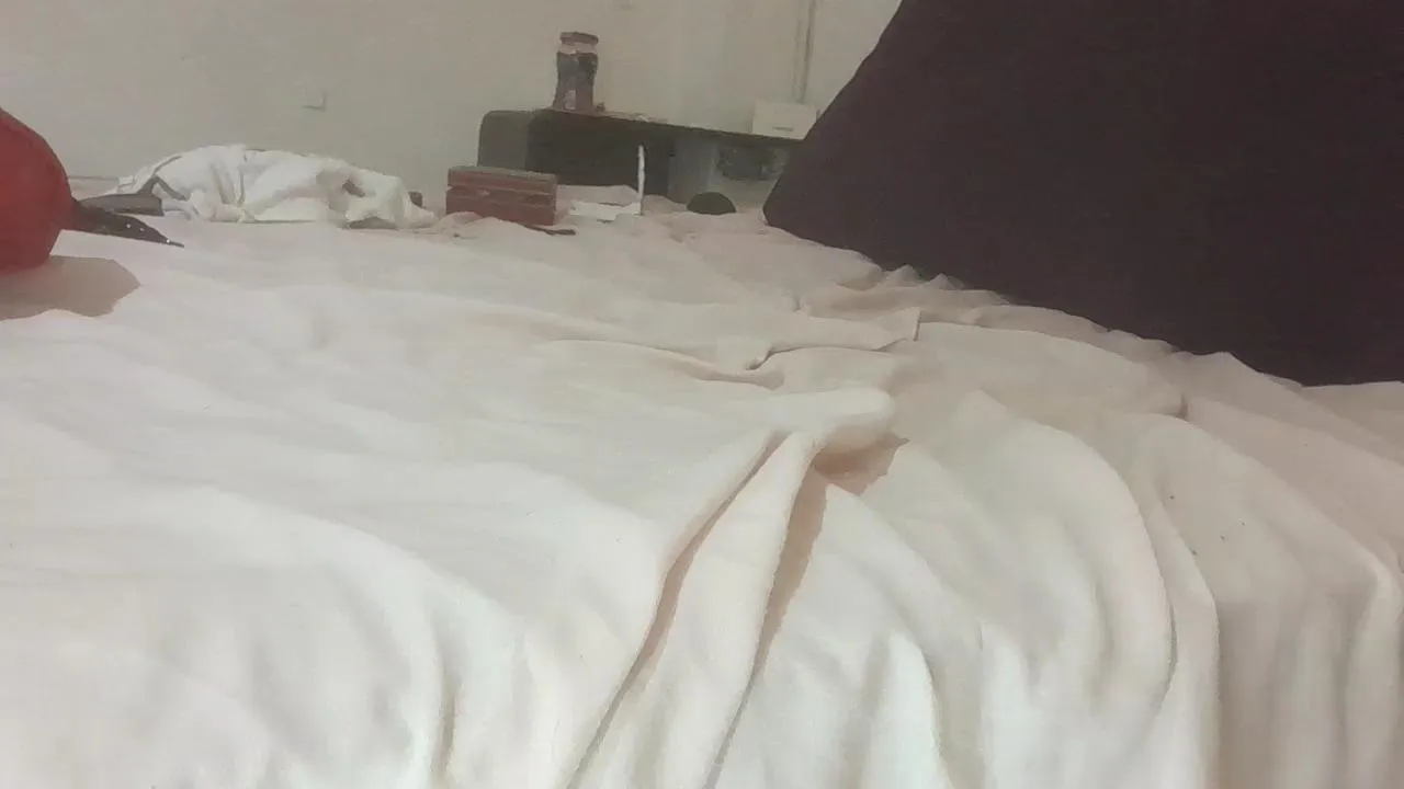 Offline Mandal8019 on Cam4