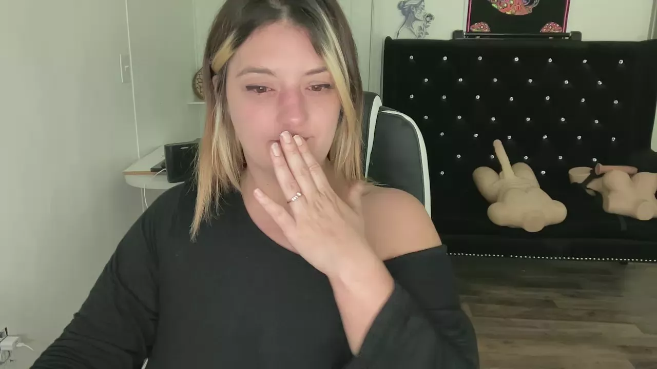 Offline maramaze on Cam4