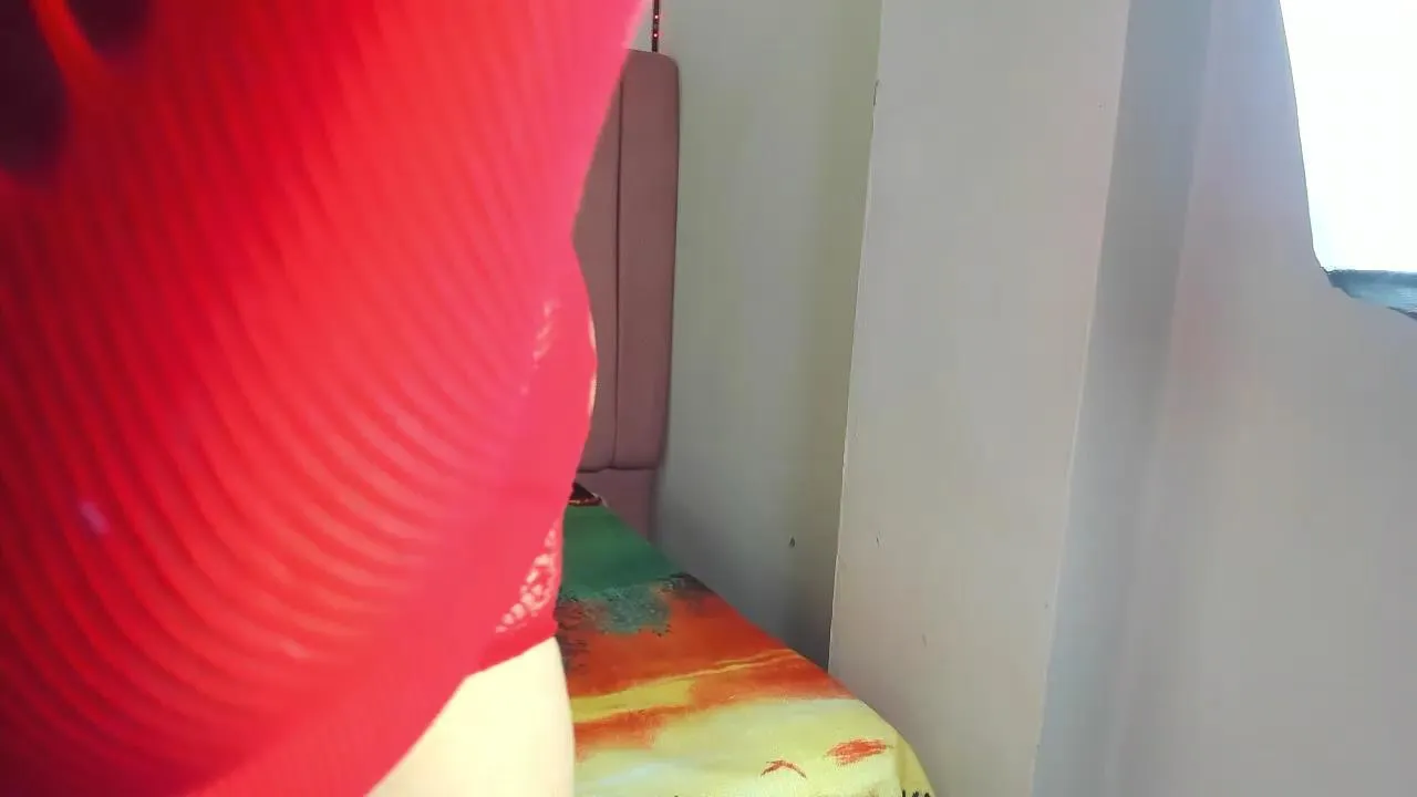 Freechat marielaahorny30 on Cam4